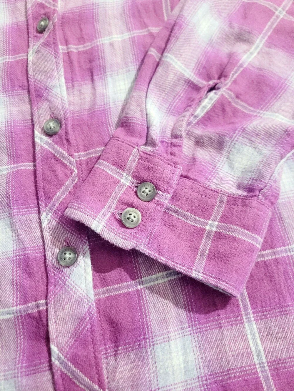 Eddie Bauer Women’s Size XL Pink Plaid Flannel Shirt 100% Cotton Button Front - Picture 9 of 11